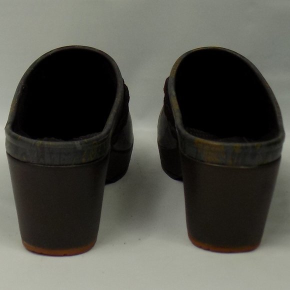 Crocs Sarah Flower Graphic Print Clog 203764-255 Women's Size 7 - Picture 3 of 15